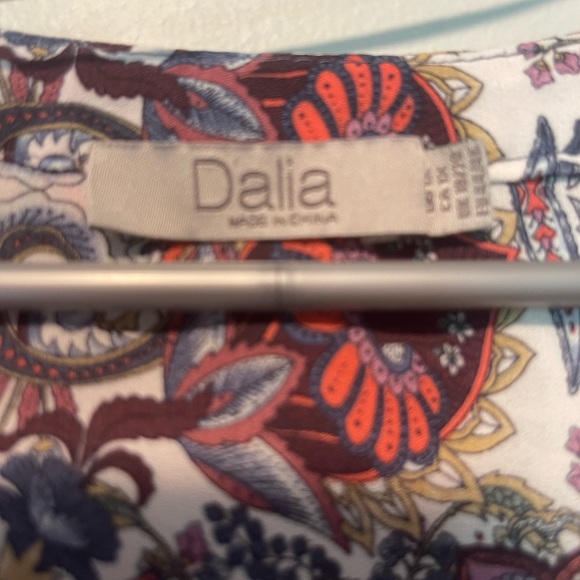 Dalia Ladies Sleeveless Silky Top - Picture 4 of 4